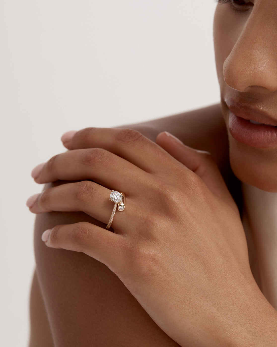 1.50CT-2.50CT Round Cut Moissanite Diamond Unique Pave Engagement Ring