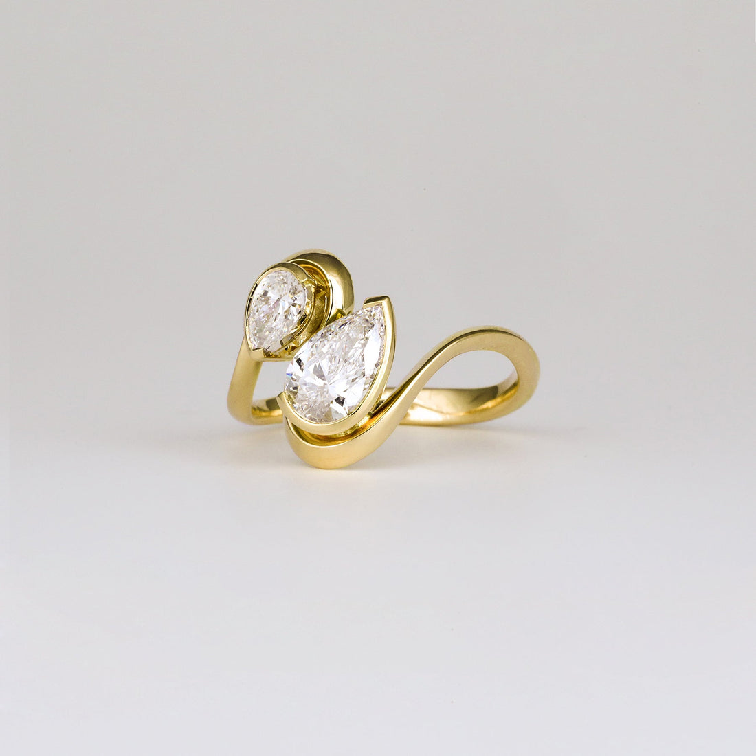 1.0CT-2.0CT Pear Cut Moissanite Unique Diamond Two Stone Engagement Ring