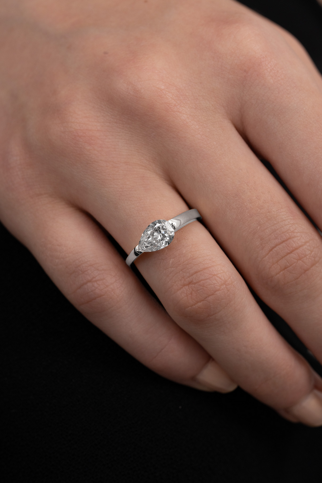 1.0CT-2.0CT East West Pear Cut Moissanite Diamond Engagement Ring