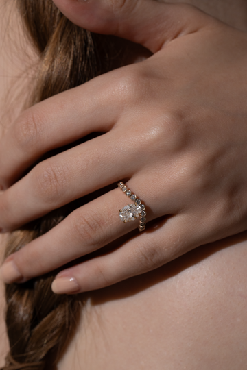 1.0CT-2.0CT Oval Cut Moissanite Diamond Bubble Engagement Ring