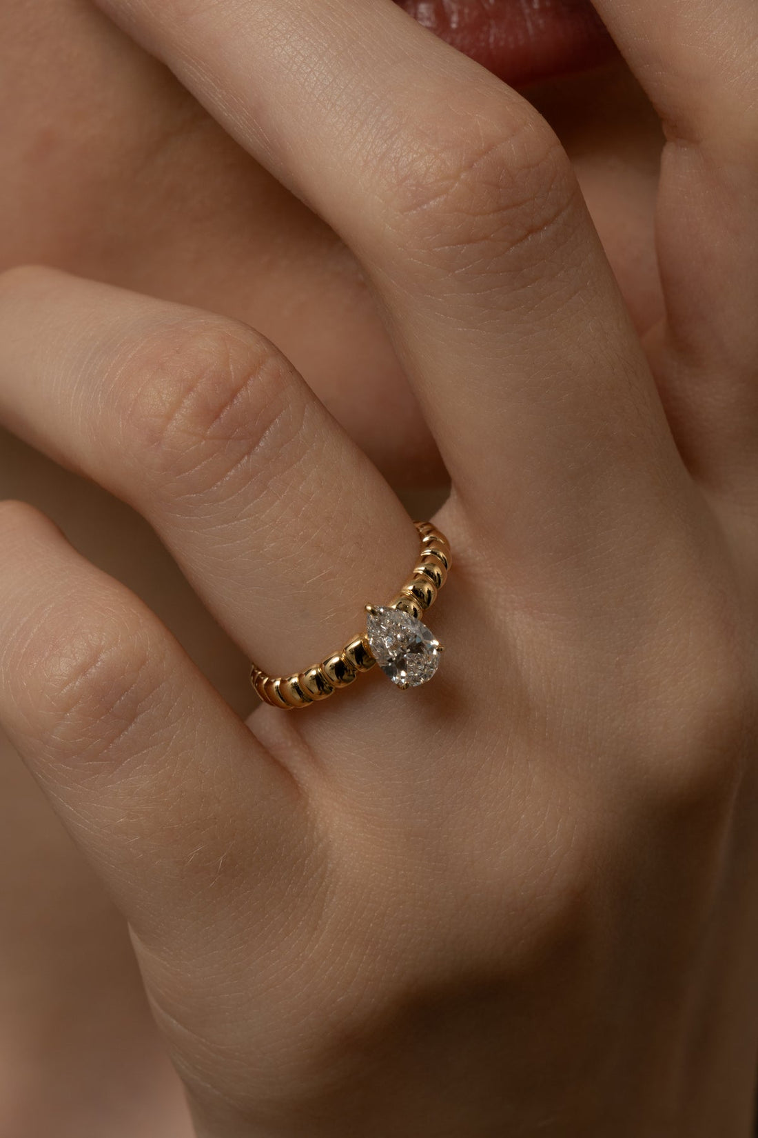 1.0CT-2.0CT Pear Cut Moissanite Diamond Puff Engagement Ring