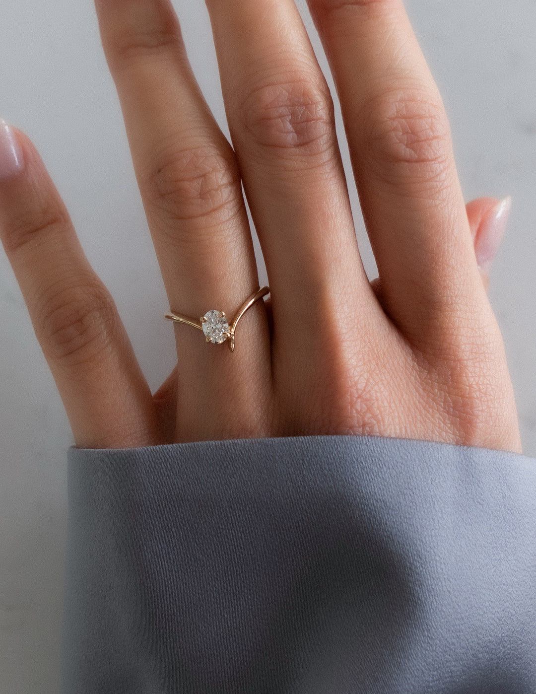 1.0CT-2.0CT Oval Cut Moissanite Unique Diamond Engagement Ring