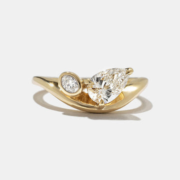 1.0CT-2.0CT Pear & Oval Cut Moissanite Diamond Unique Curved Engagement Ring