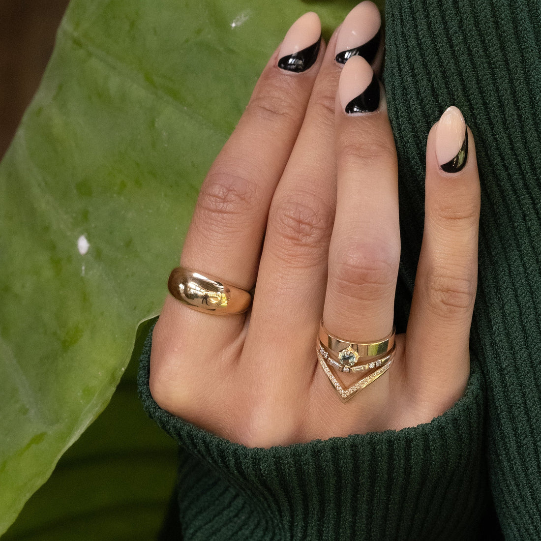 0.25CT-0.75CT Round Gradient Sapphire Monolith Engagement Ring