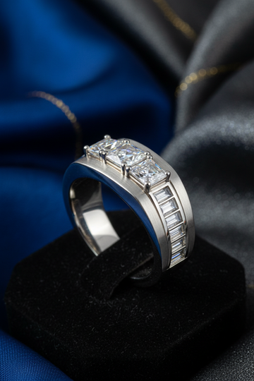 Men's Moissanite Wedding Bands