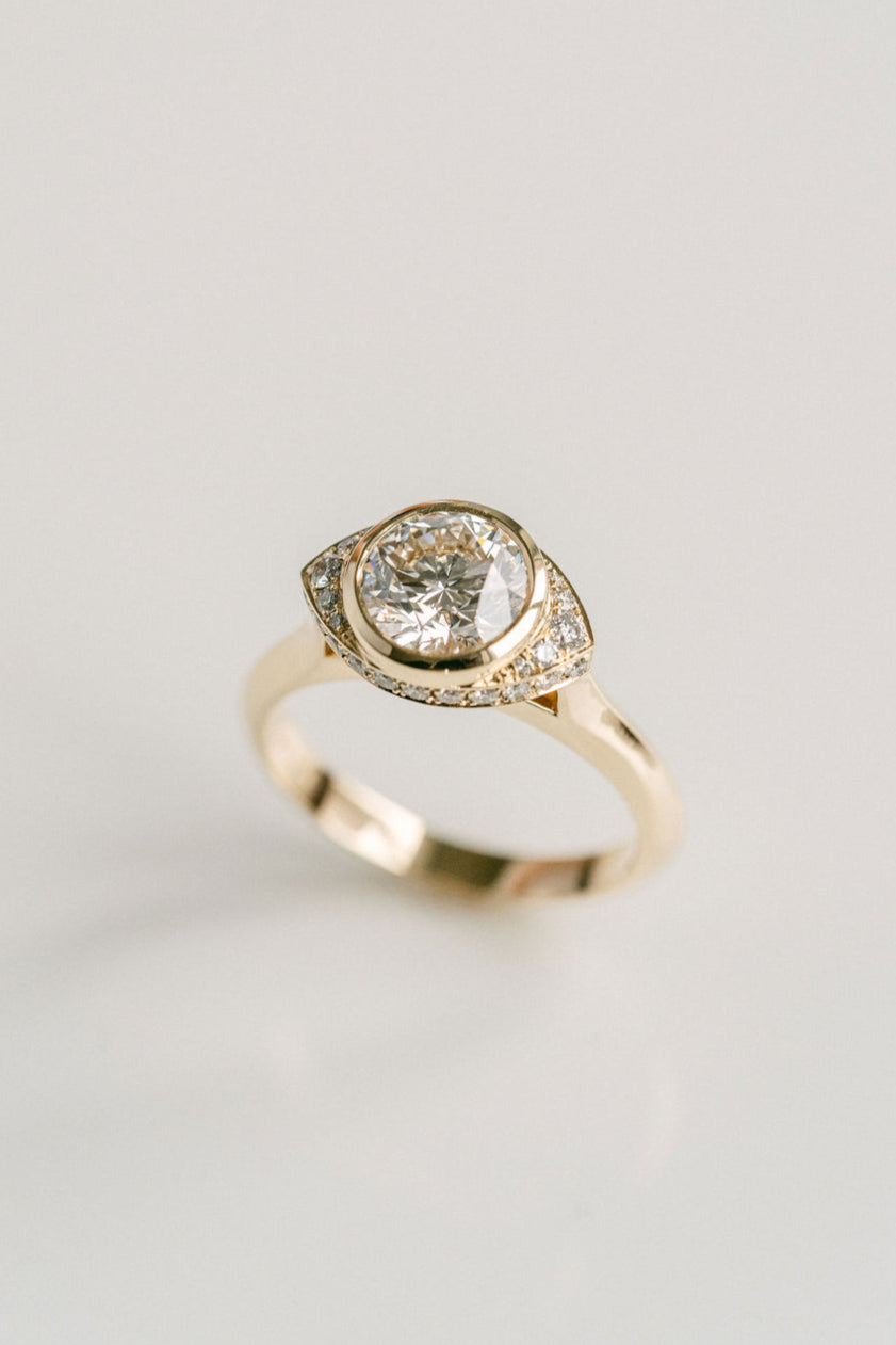 1.50CT-2.50CT Unique Bezel Round Cut Diamond Halo Engagement Ring