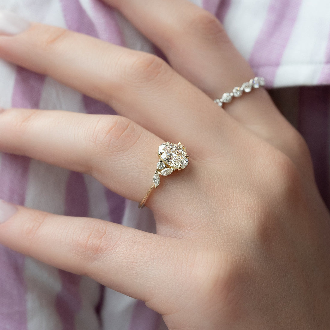 1.50 - 3.50 CT Oval Cut CVD Diamond Cluster Engagement Ring