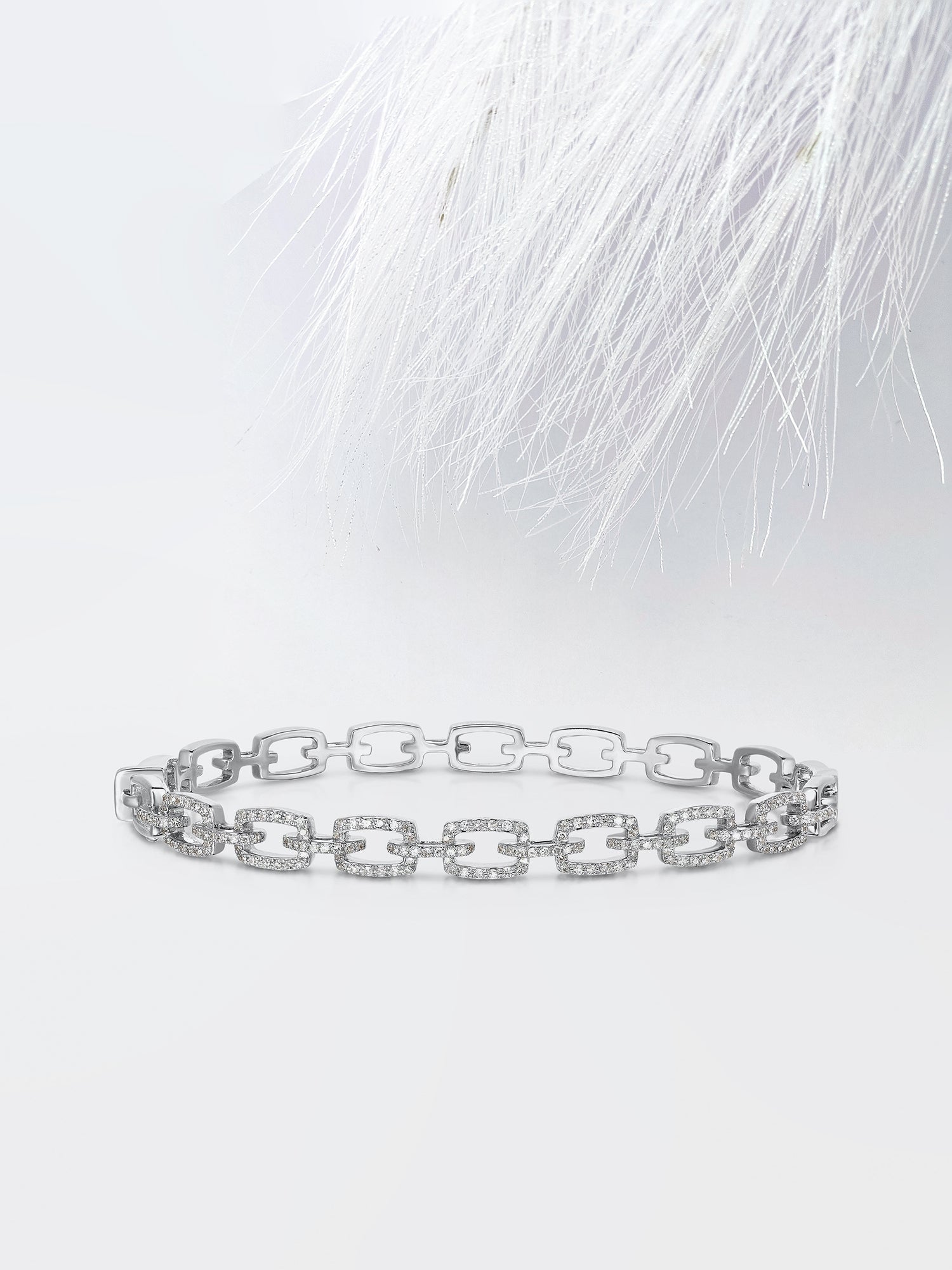 Chain Links Moissanite Diamond Bracelet in 14K Yellow Gold