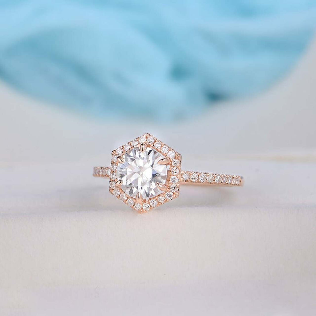 1.0CT Round Brilliant Cut Unique Halo Moissanite Engagement Ring