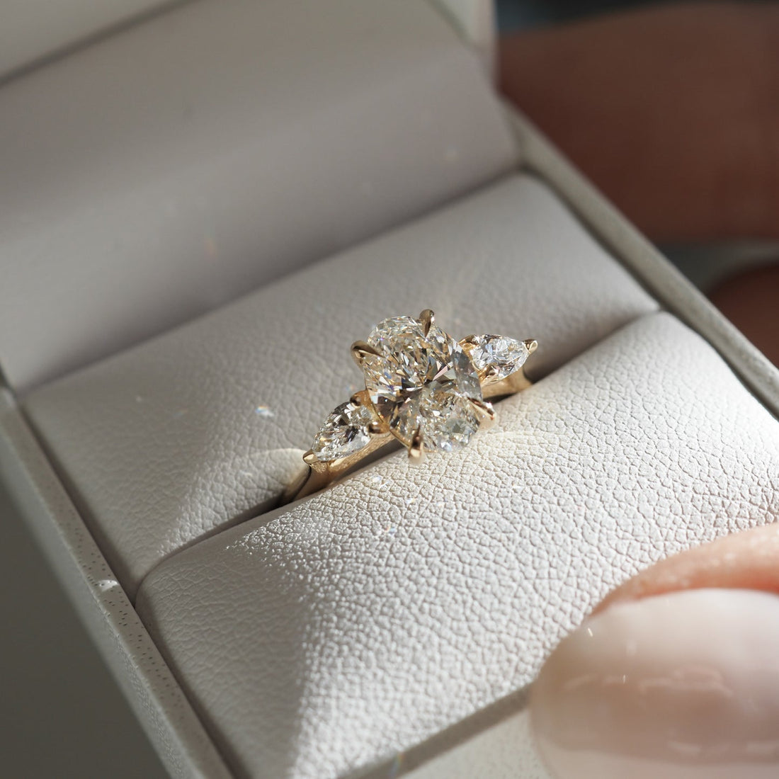 1.0 CT Oval E/VS1 CVD Diamond Three Stone Style Engagement Ring