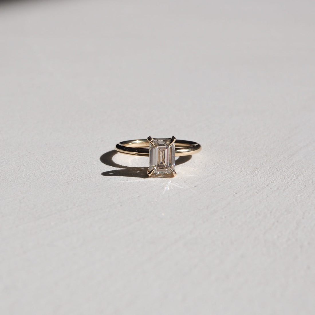 1.5-3.5 CT Emerald CVD Diamond Solitaire Engagement Ring