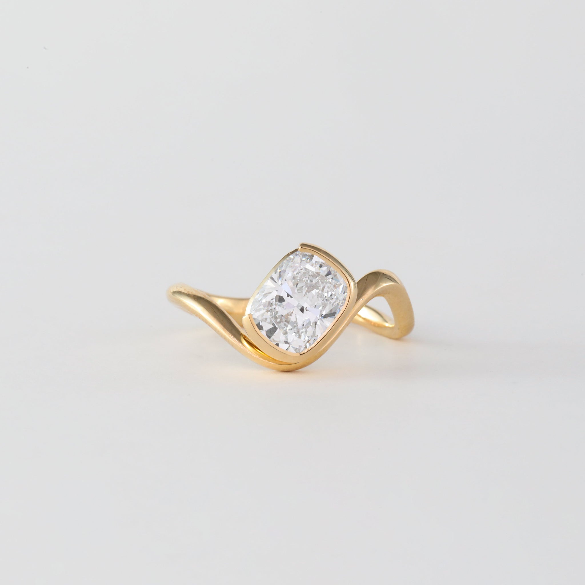 1.50CT-2.50CT Cushion Cut Diamond Unique Curved Engagement Ring