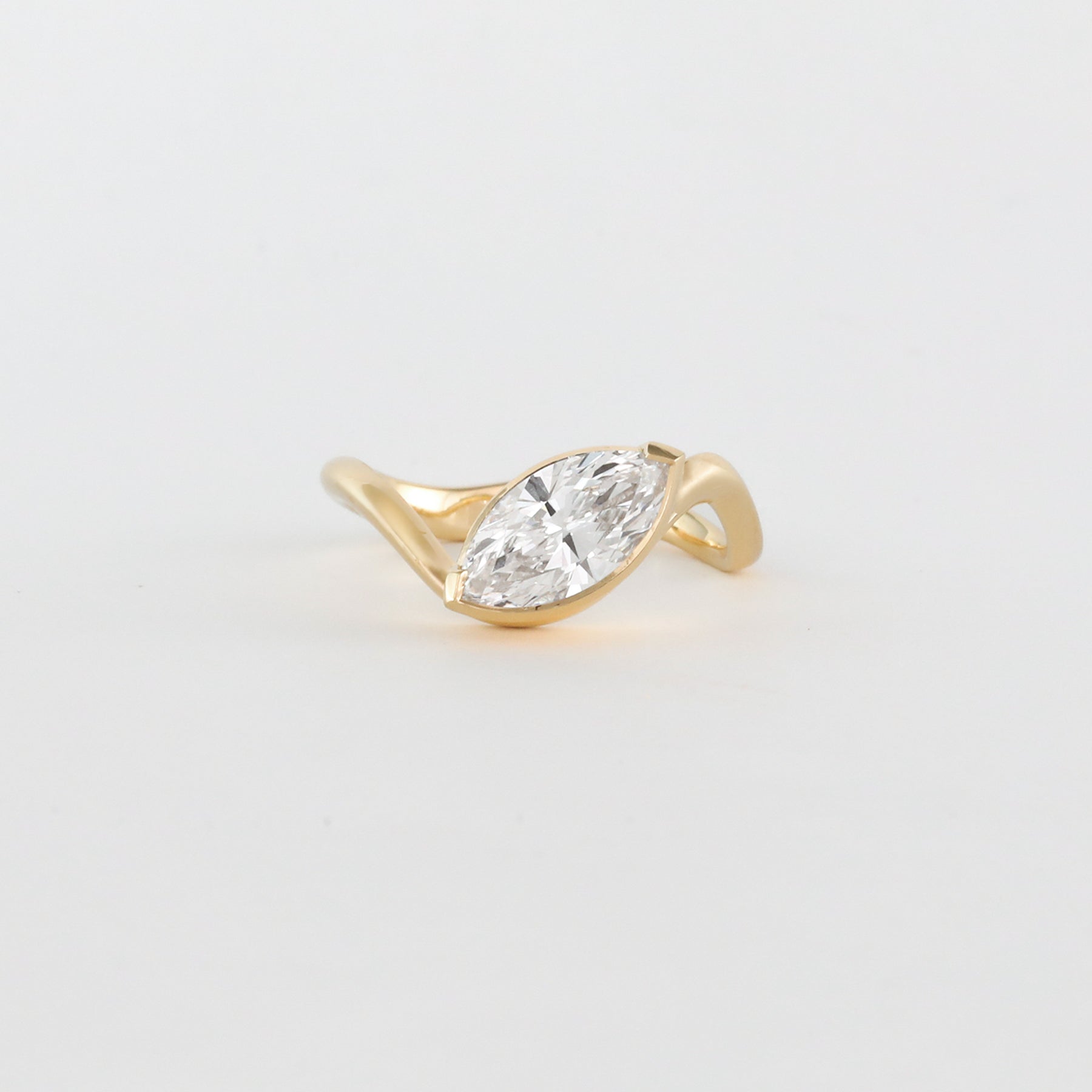 1.0CT-2.0CT Marquise Cut Moissanite Diamond Unique Engagement Ring