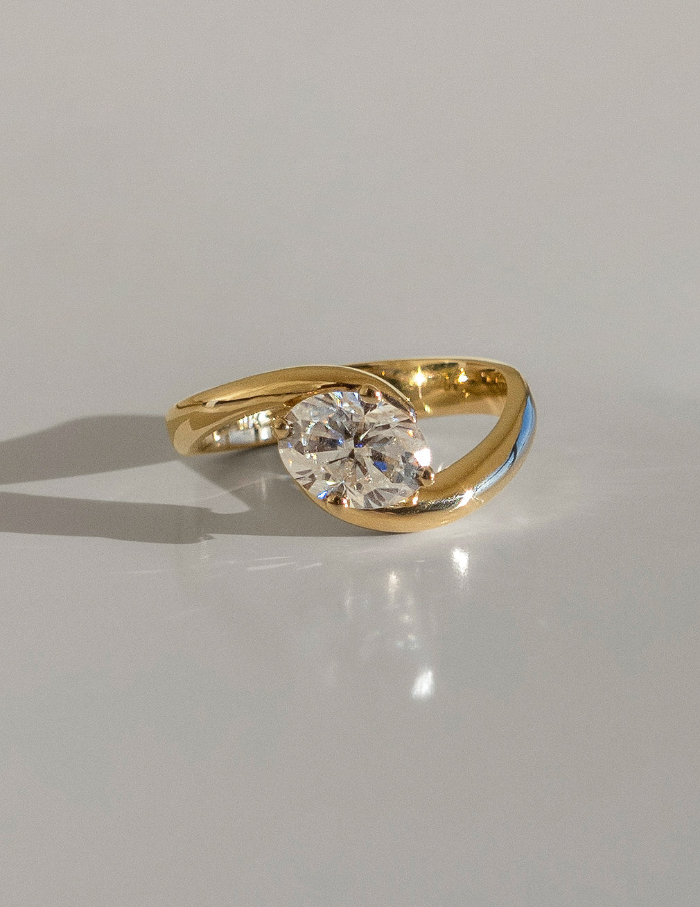 1.0CT-2.0CT Oval Cut Moissanite Diamond Unique Engagement Ring