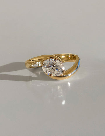 1.0CT-2.0CT Oval Cut Moissanite Diamond Unique Engagement Ring