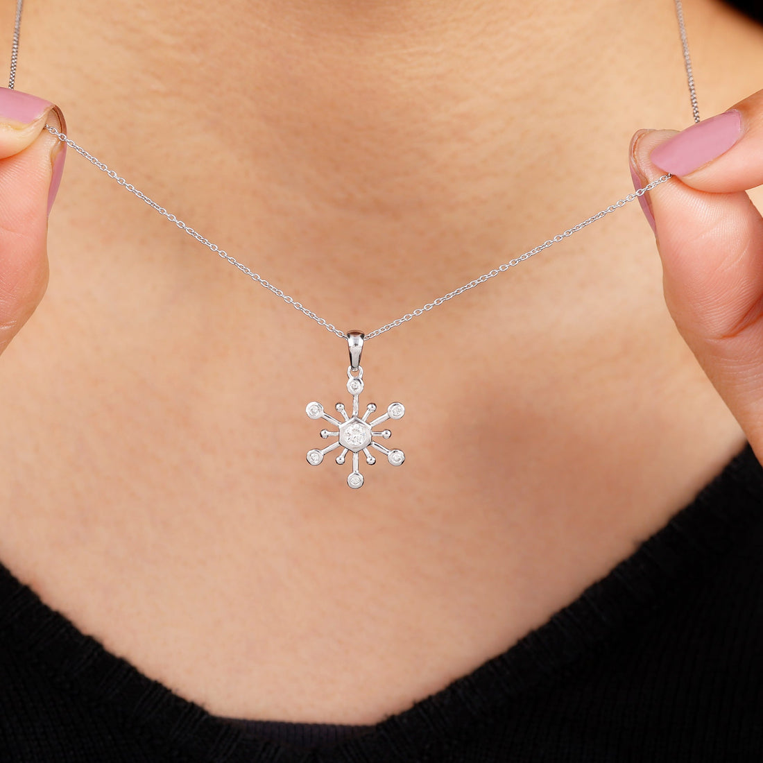 Round Cut Unique Snowflake Pendant for Christmas Gift