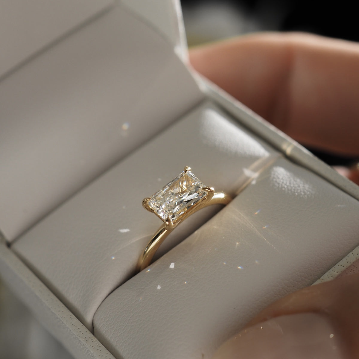 1.0-2.0 CT Radiant CVD Diamond Solitaire Engagement Ring