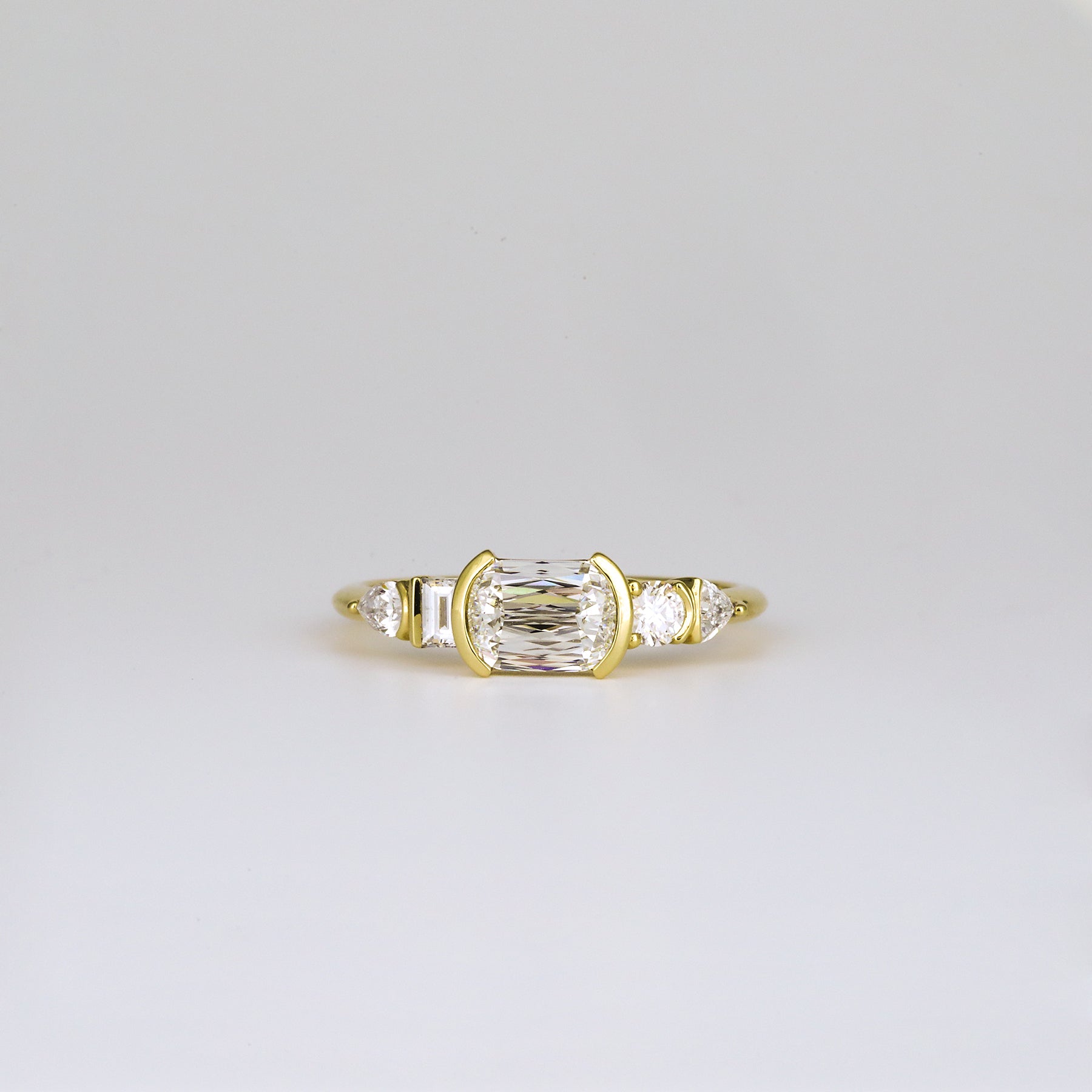 1.0CT-2.0CT Cushion/Scissor Cut Unique Diamond Engagement Ring