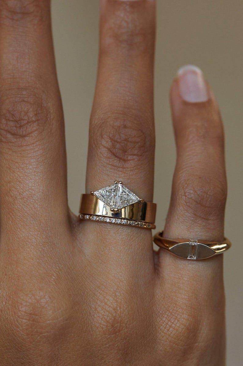 1.0CT-3.0CT Toi et Moi Trillion Moissanite Cigar Band Engagement Ring | Two Stone Ring