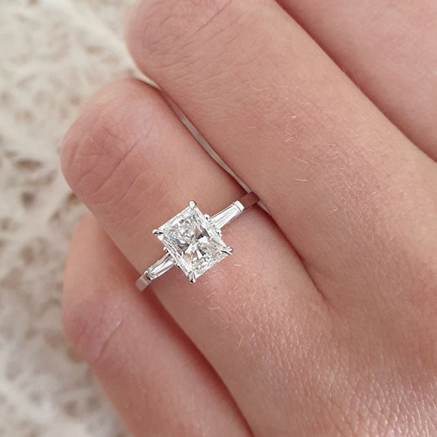 1.0CT Radiant Cut Moissanite 3 Stones Engagement Ring