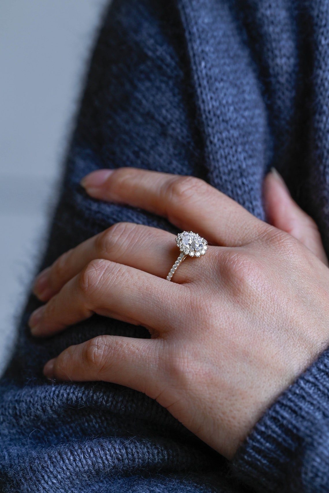 1.0-3.0 CT Oval  CVD Diamond Halo Pave Setting Engagement Ring