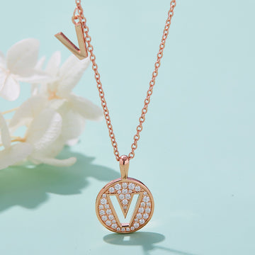 Customized "V" Letter Moissanite Diamond Necklace