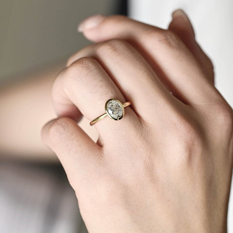 1.0-3.0 CT Oval CVD Diamond Bezel Setting Engagement Ring