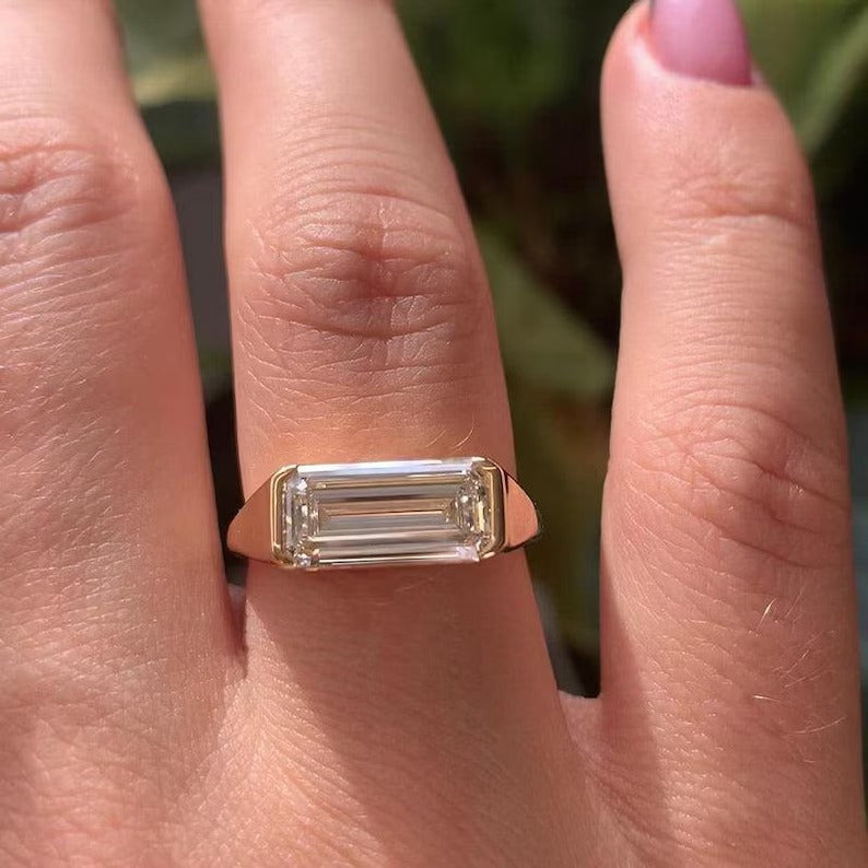 1.0CT-2.0CT East West Elongated Emerald Cut Moissanite Diamond Engagement Ring