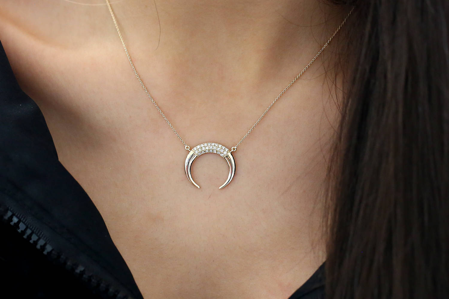 Round Cut Horn Moon Diamond Necklace