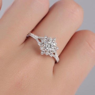 0.29 CT Round Cut Beautiful Snowflake Moissanite Engagement Ring