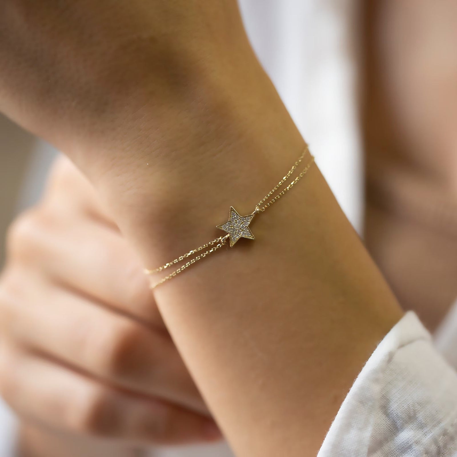 14K Gold Round Cut Diamond Star Bracelet for Women