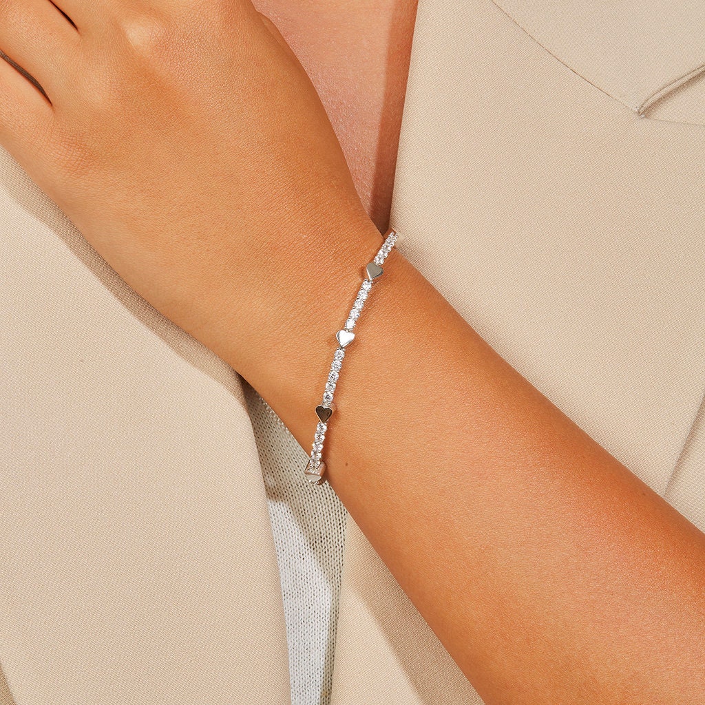Round Diamond Heart Moissanite Tennis Bracelet For Her