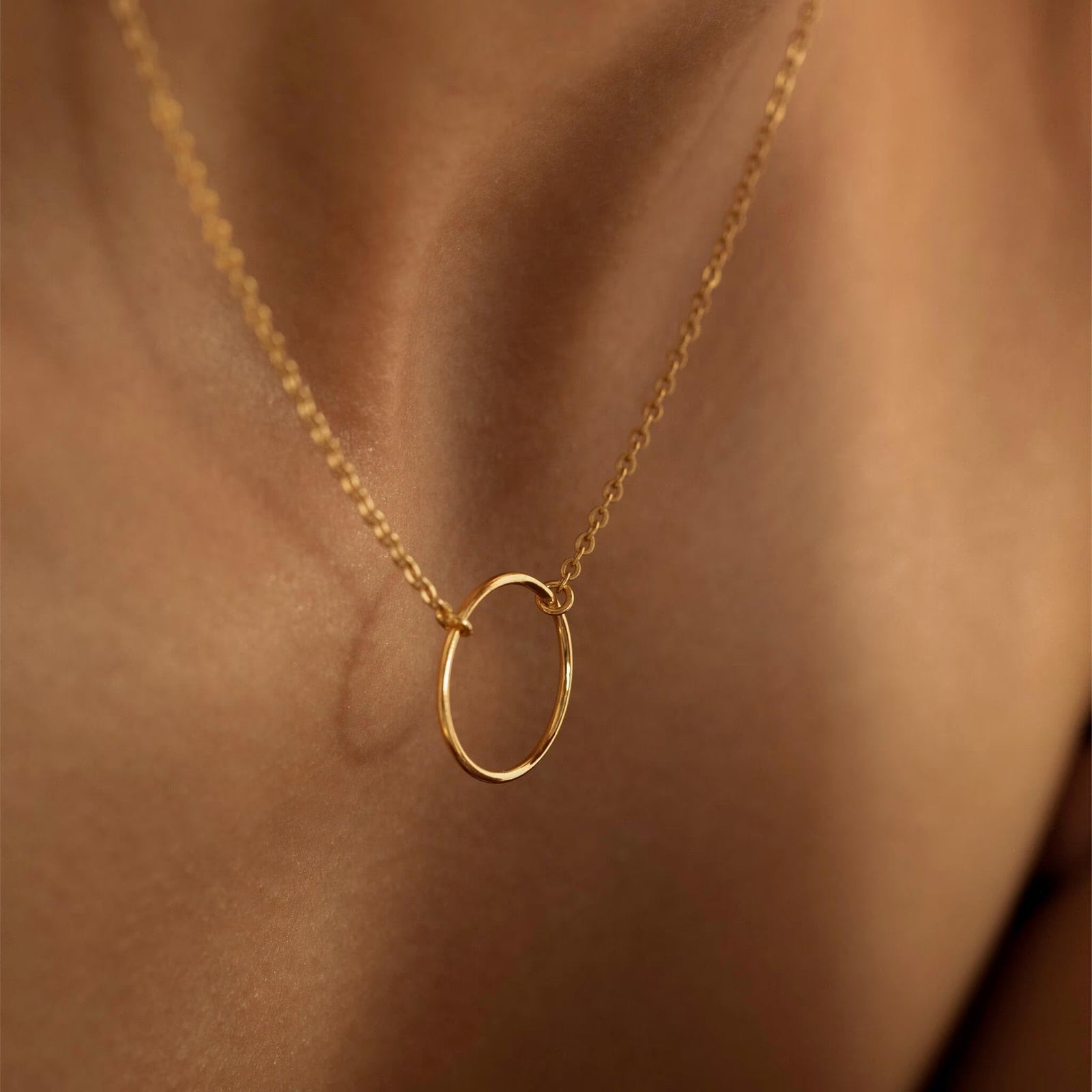 Circle Pendant Dainty Simple Necklace in 14K Solid Gold