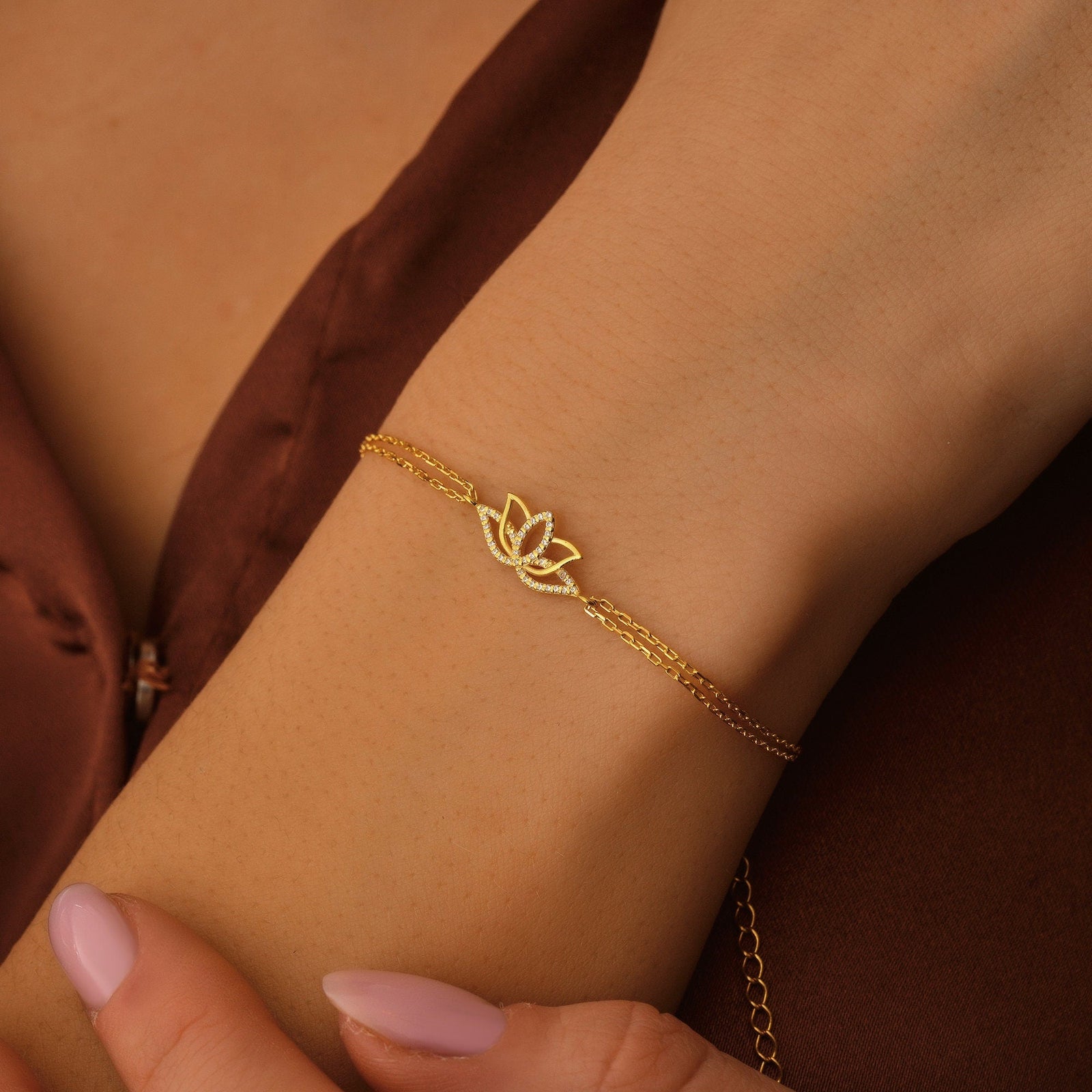 Round Cut Diamond Lotus Flower Bracelet for Women