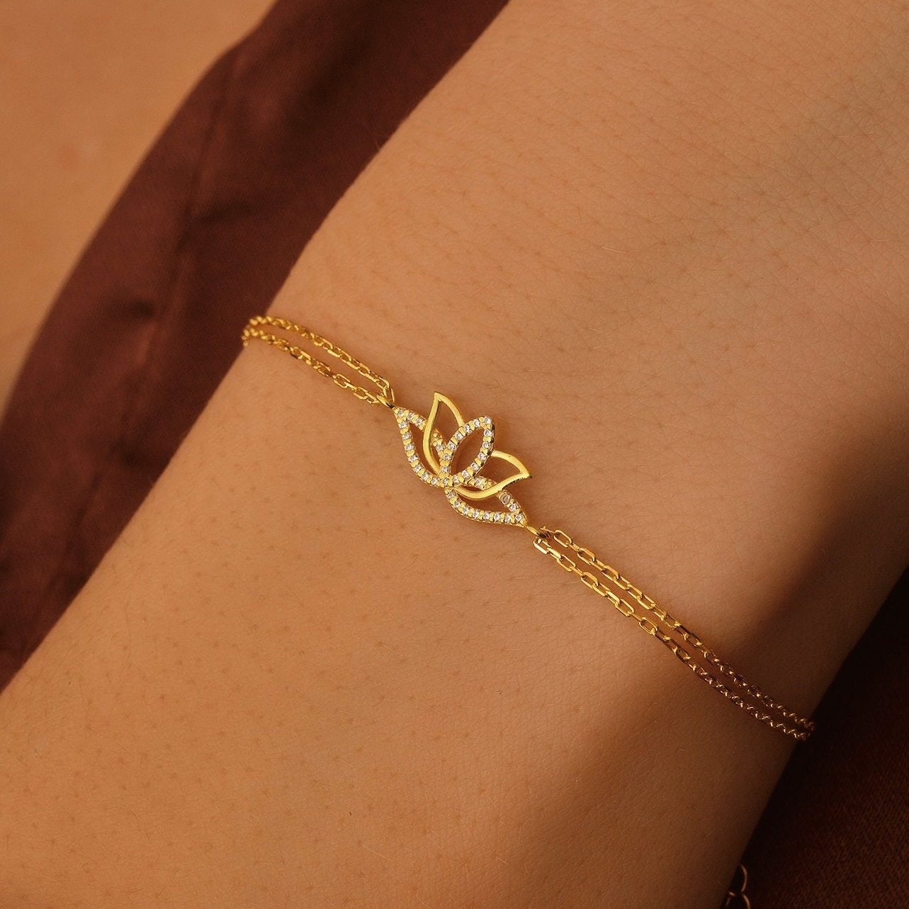 Round Cut Diamond Lotus Flower Bracelet for Women