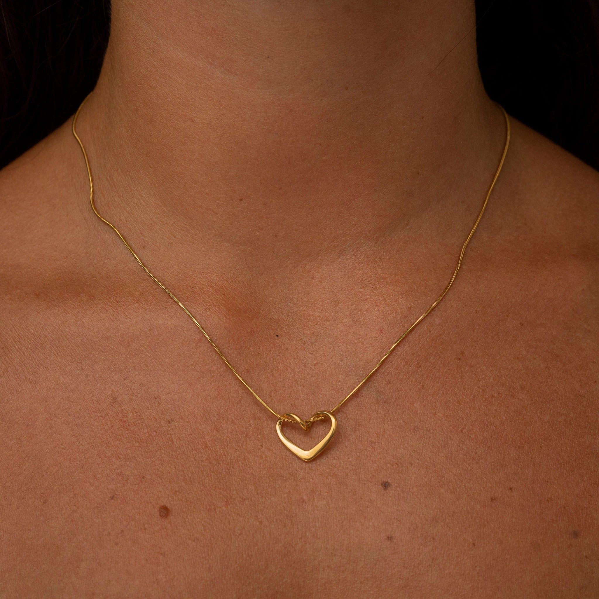 18K Gold Necklace with Heart Pendant for Women