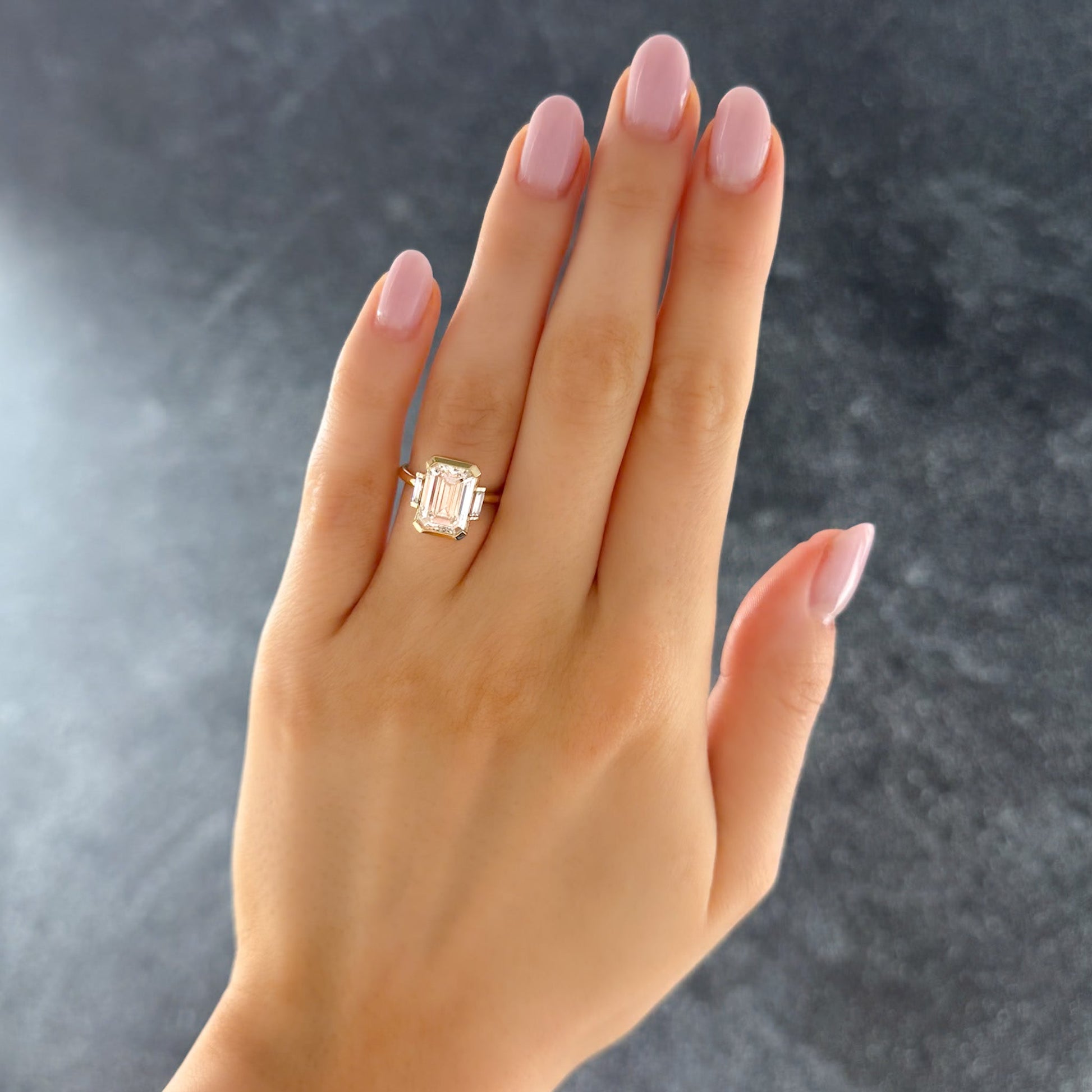 minimalist-three-stone-ring-yellow-gold.